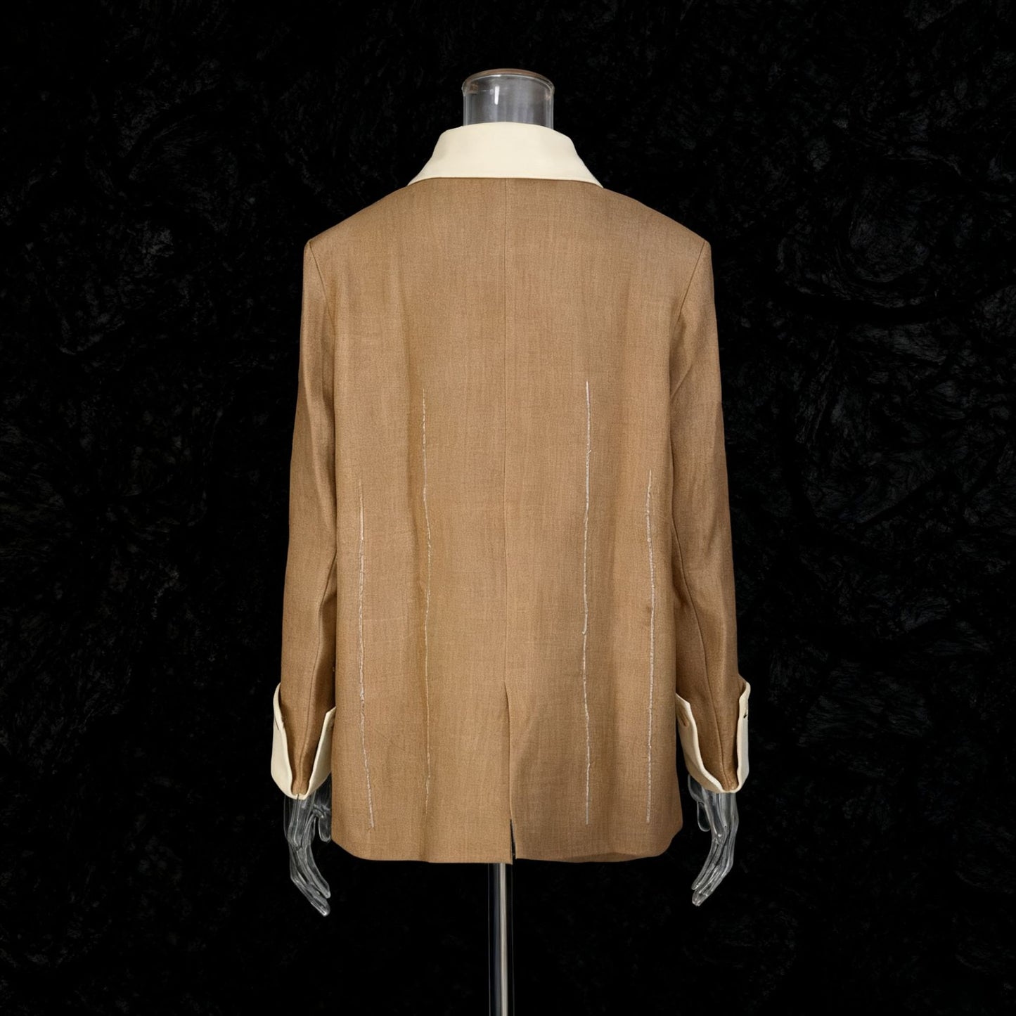 Flip collar contrasting single breasted suit jacket